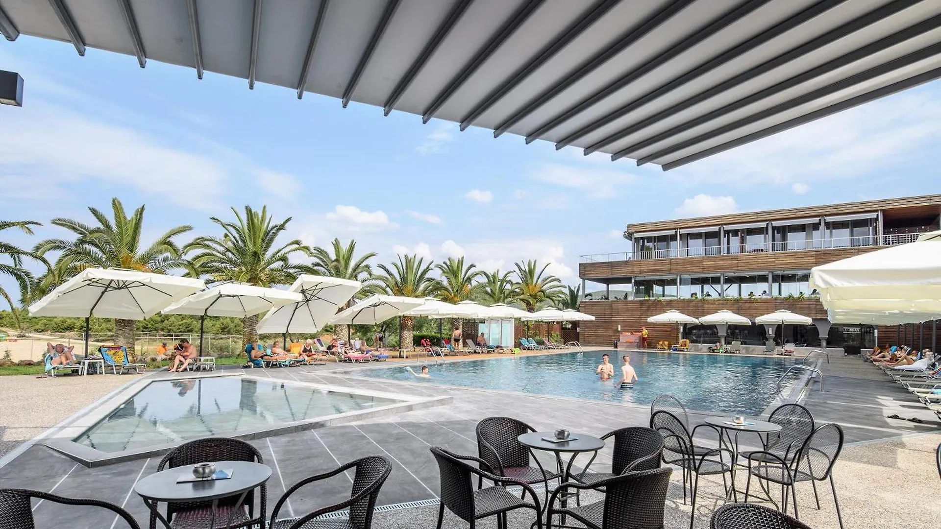 Blue Dolphin Hotel Metamorfosi