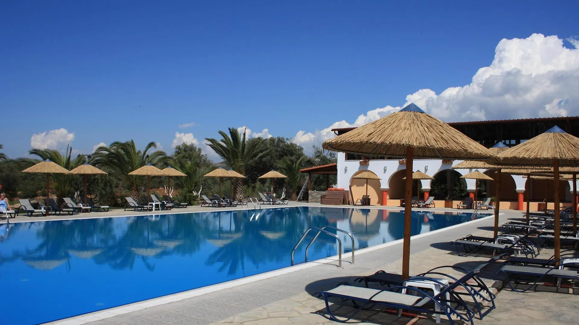 Blue Dolphin Hotel Metamorfosi  Resort